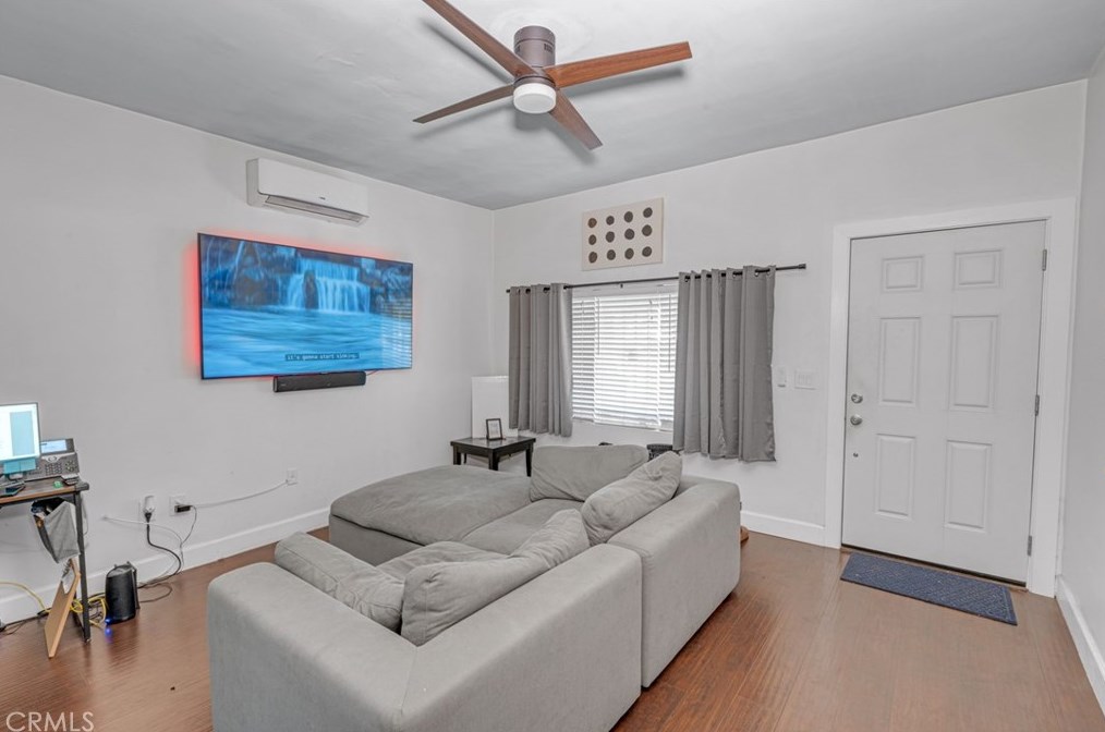 4323 Honduras St, Los Angeles CA  90011-3818 exterior