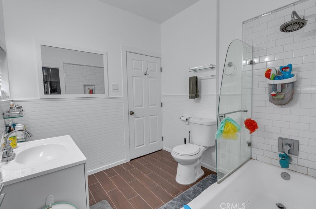 4323 Honduras St, Los Angeles CA  90011-3818 exterior