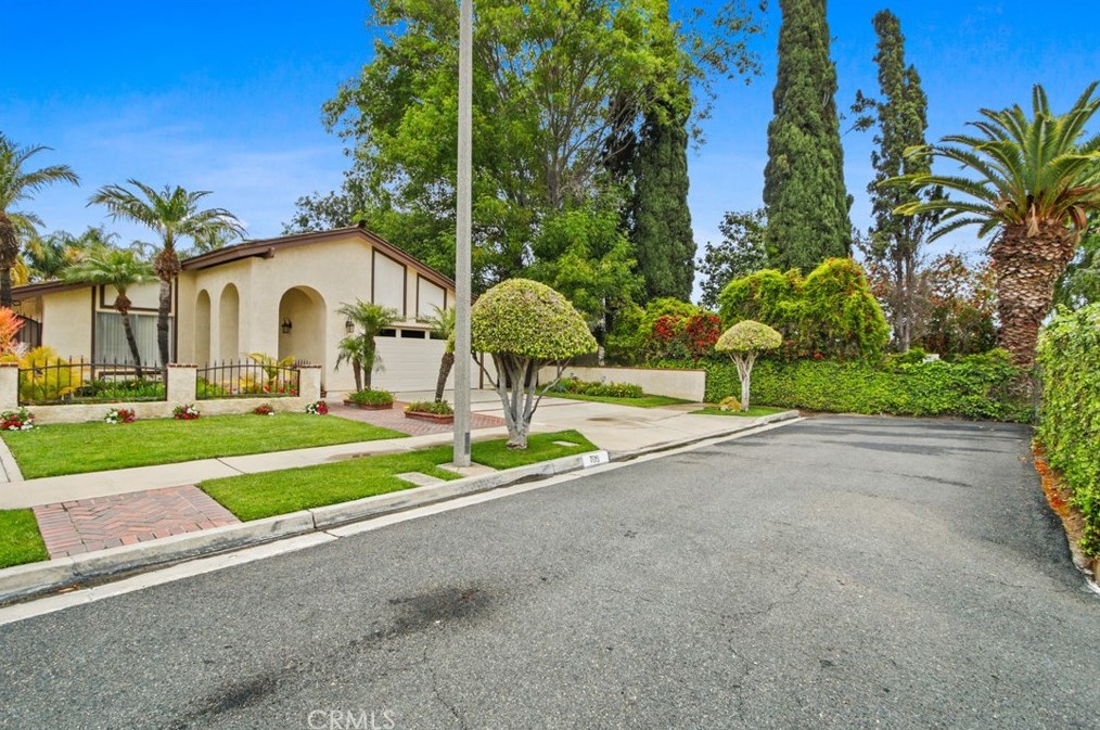 7619 Nada St, Downey, CA 90242-2209