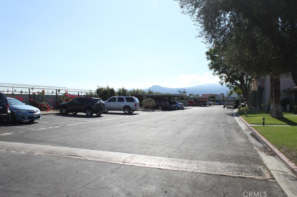18 Lakeview Cir, Cathedral City CA  92234-6056 exterior