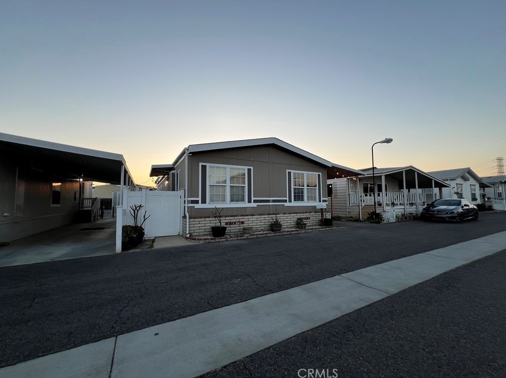 8681 Katella Ave, Stanton CA  90680-2708 exterior