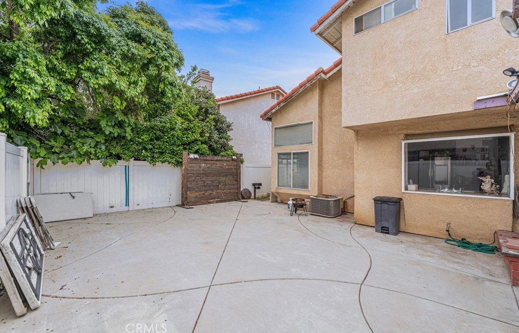 15357 Aveiro Rd, Fontana CA  92337-0979 exterior