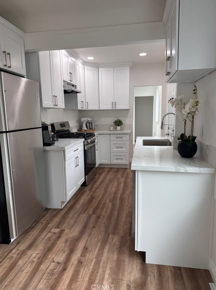 472 Sunset St, Long Beach, CA 90805-6620