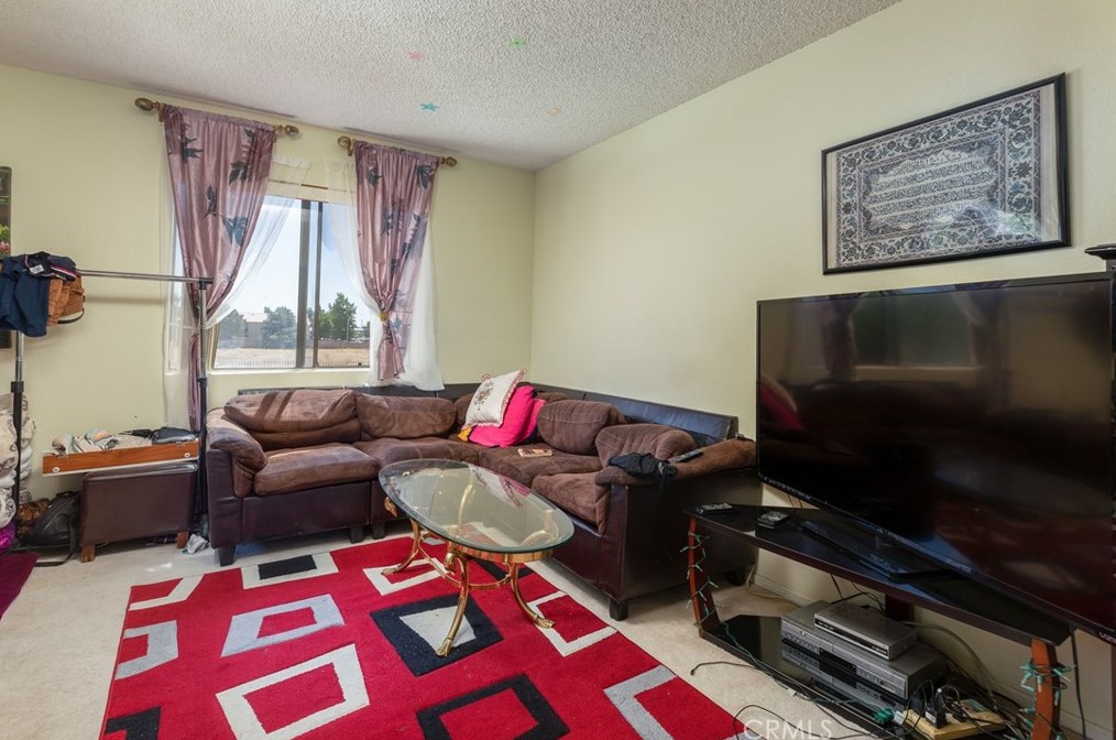 44454 15th St, Lancaster CA  93535-3486 exterior
