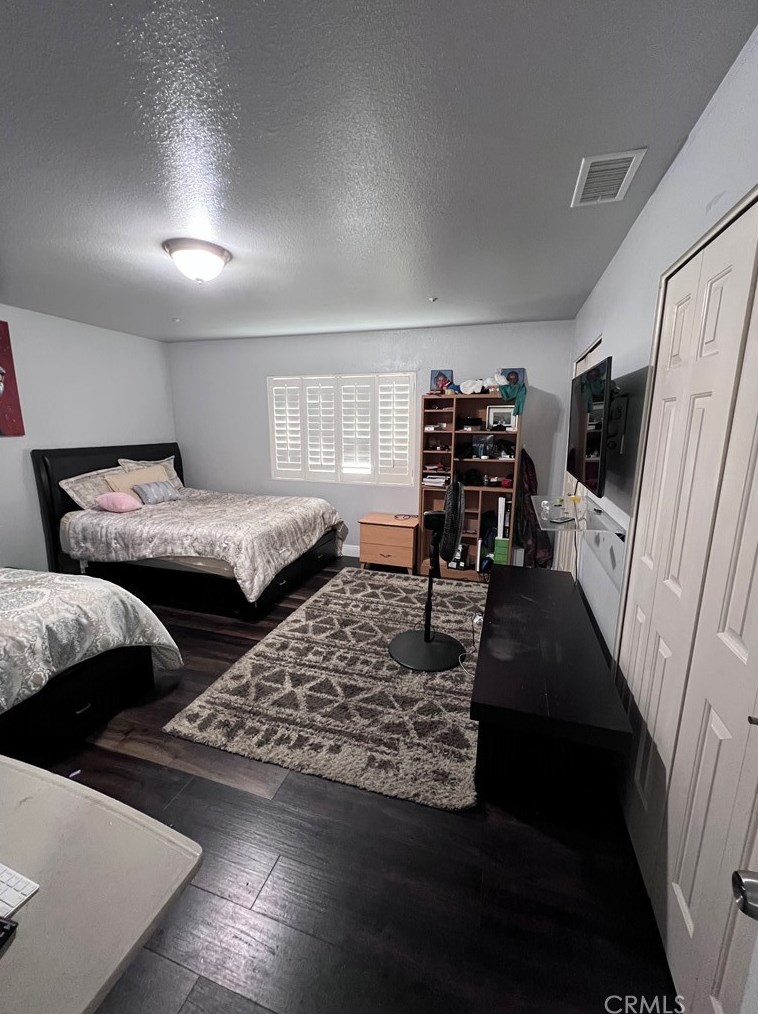 8753 Cedar St, Bellflower CA 90706-7738 exterior