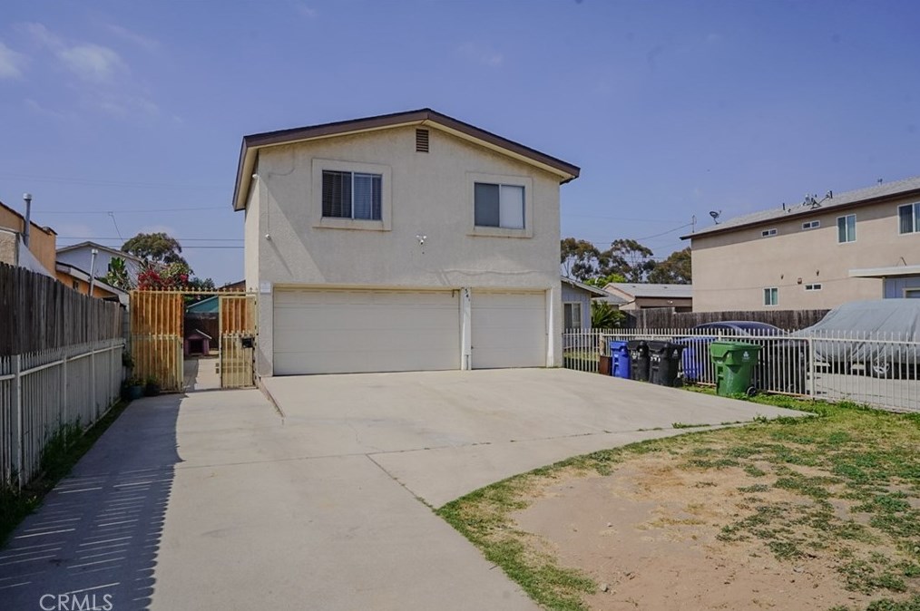 341 118th Pl, Los Angeles, CA 90061-2820