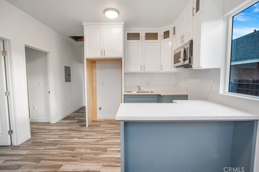 215 60th St, Los Angeles CA  90003-1208 exterior