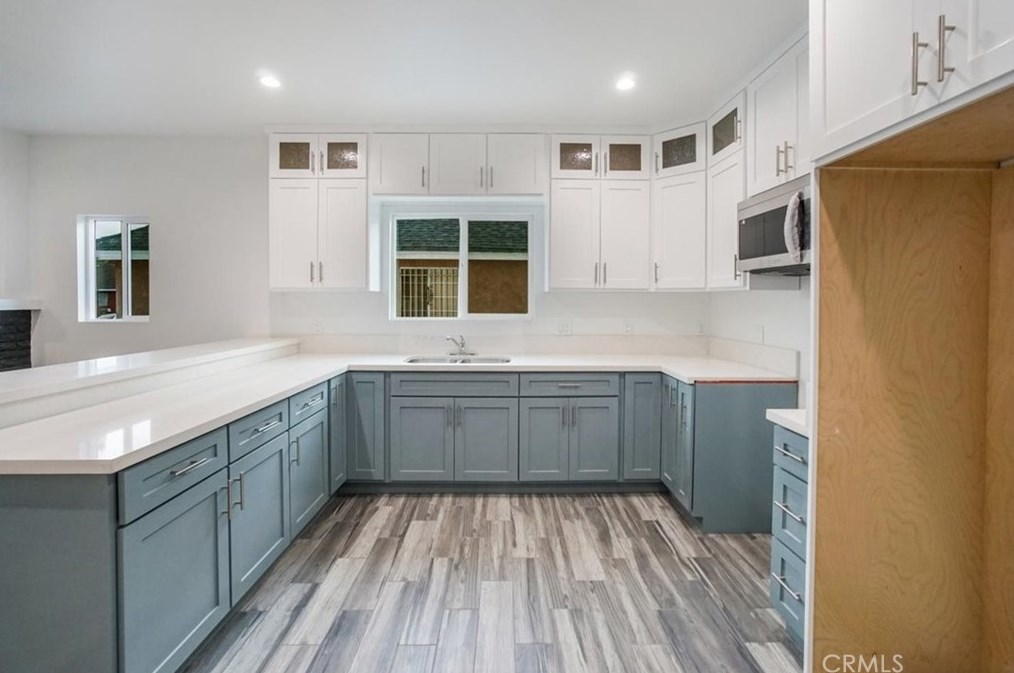 215 60th St, Los Angeles CA  90003-1208 exterior