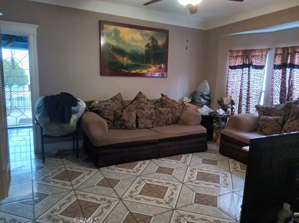 1442 20th St, Los Angeles CA  90011-1302 exterior