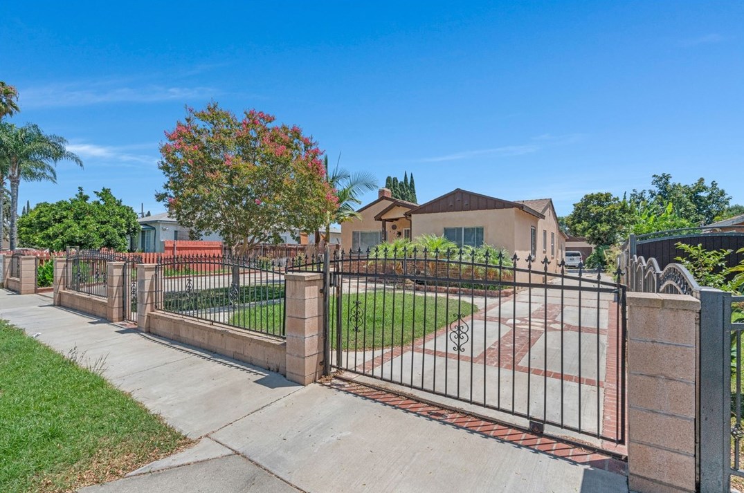 1416 Spruce St, Montebello, CA 90640-6432