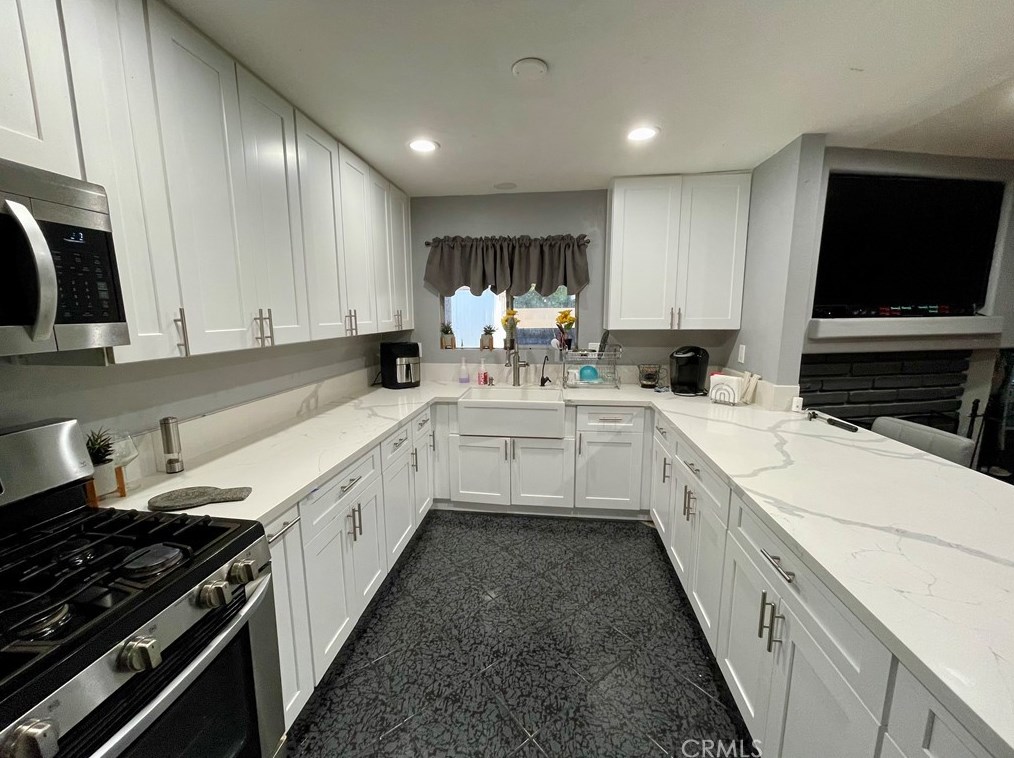 527 Montebello Pl, Hemet CA  92543-7255 exterior