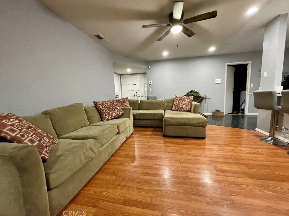 527 Montebello Pl, Hemet CA  92543-7255 exterior