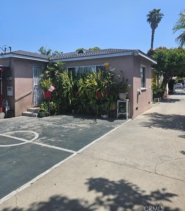 3129 Santa Ana St, South Gate, CA 90280-2226
