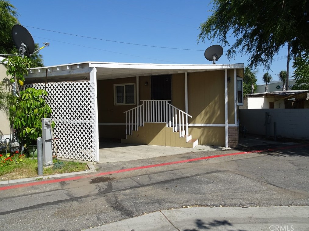 15798 Slover Ave, Fontana, CA 92337-7381
