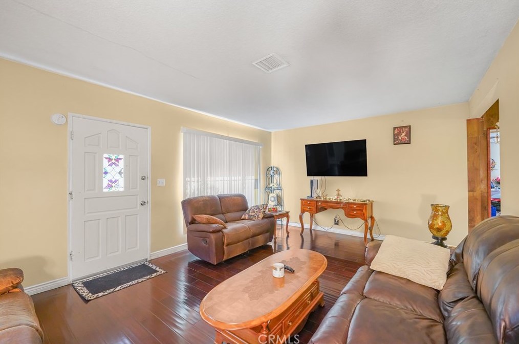 4193 Overland St, Riverside CA  92503-4069 exterior