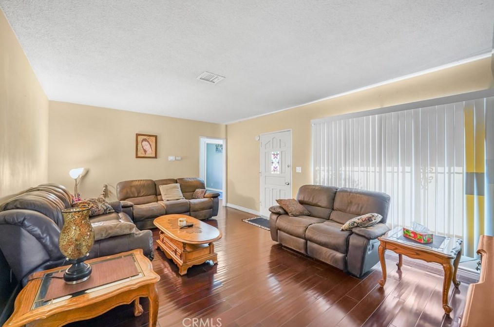 4193 Overland St, Riverside CA  92503-4069 exterior