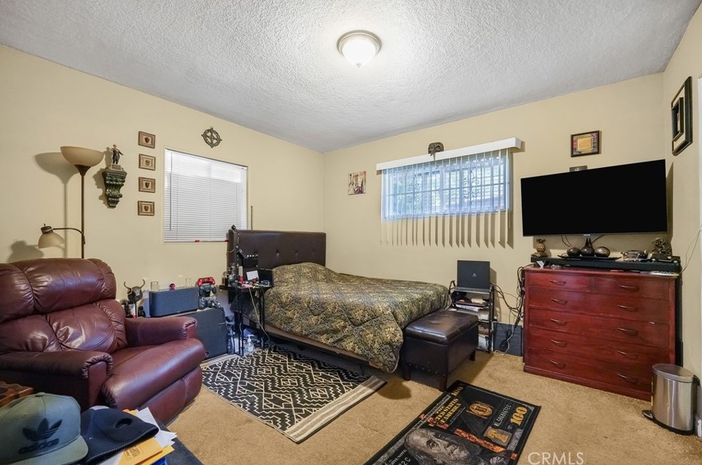 4193 Overland St, Riverside CA  92503-4069 exterior