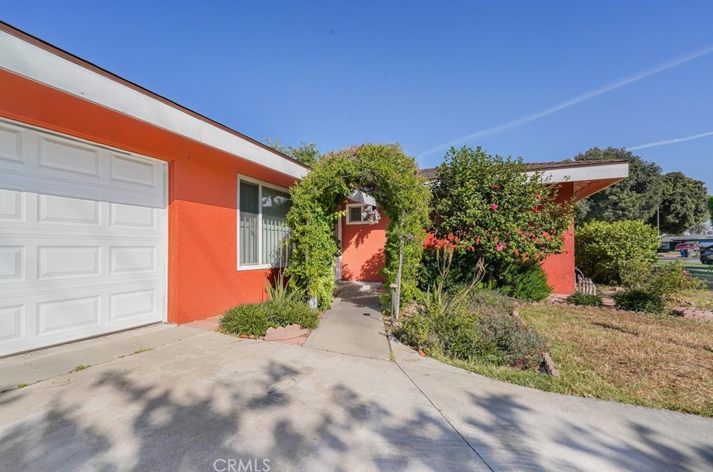 4193 Overland St, Riverside, CA 92503-4071