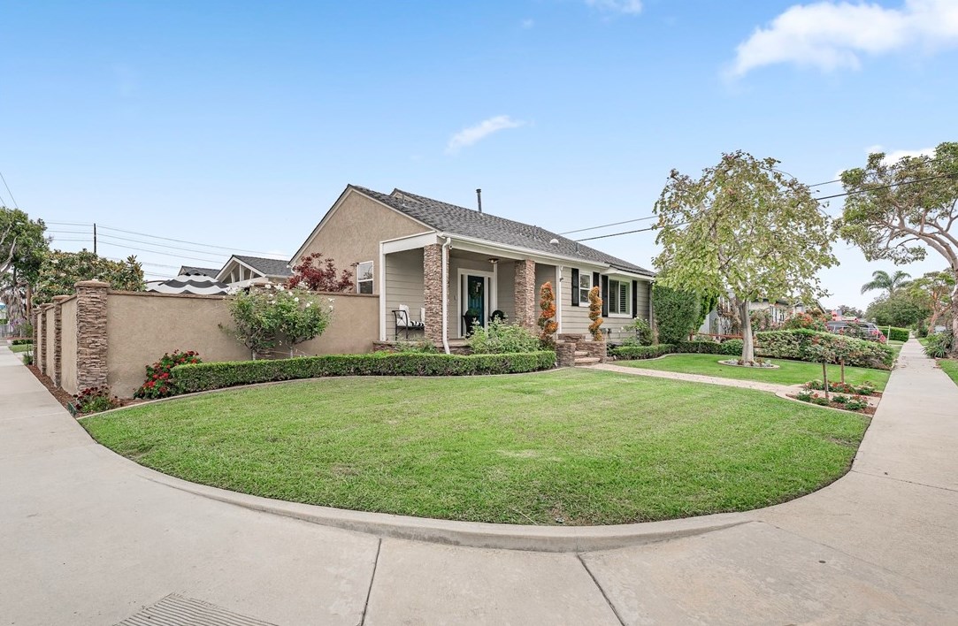 3692 Conquista Ave, Long Beach, CA 90808