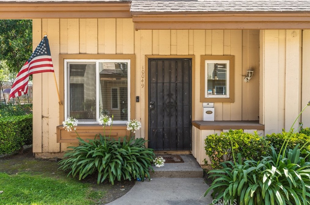 10049 Karmont Ave, South Gate, CA 90280