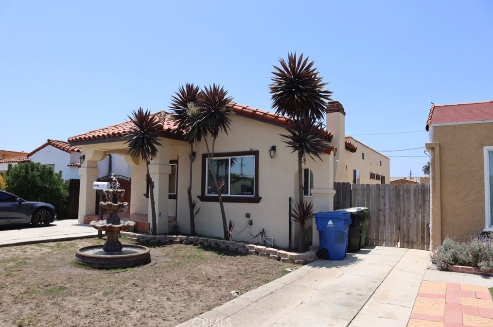 7515 Denker Ave, Los Angeles, CA 90047-2537