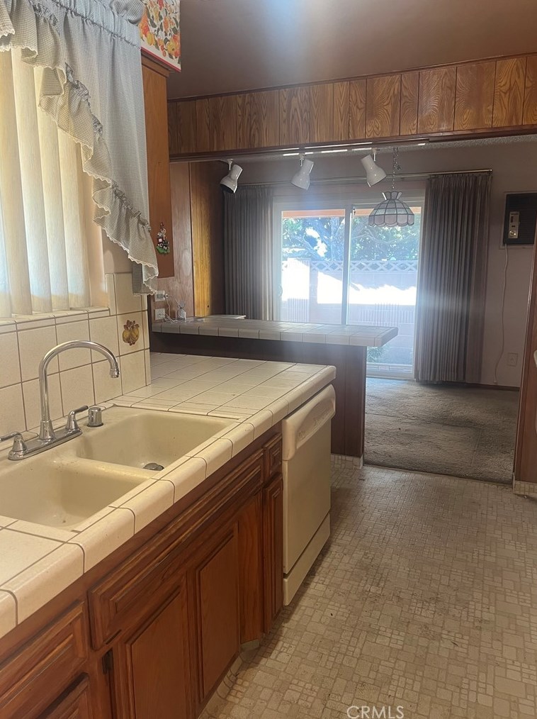 10828 Hasty Ave, Downey, CA 90241-4024