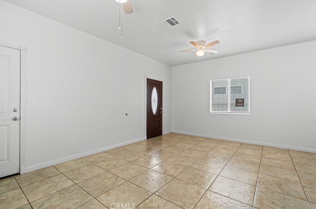 8213 Morton Ave, Los Angeles CA  90001-3541 exterior