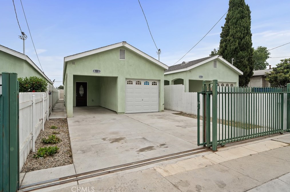 8213 Morton Ave, Los Angeles, CA 90001-3541