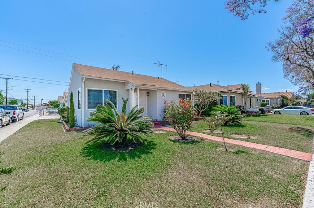 6606 Alamo Ave, Bell, CA 90201