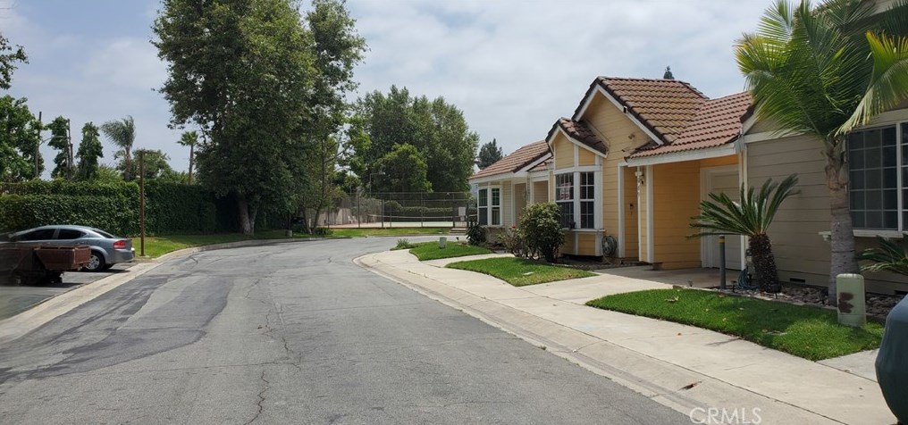 1989 Club Dr, Pomona, CA 91768