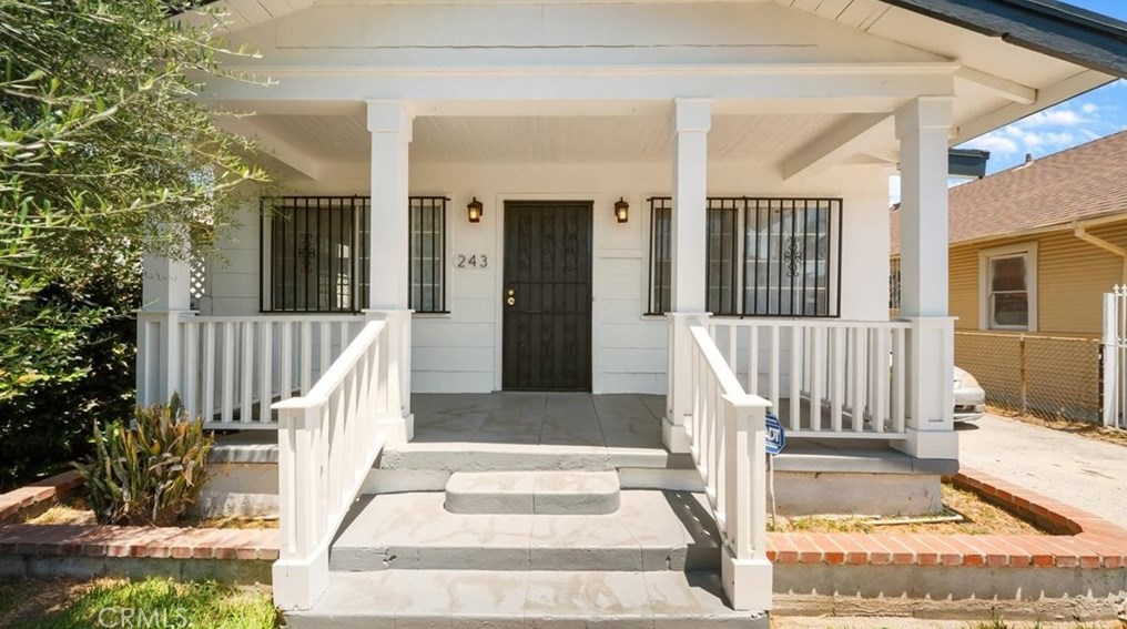 243 62nd St, Los Angeles, CA 90003-1235