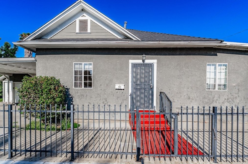 5810 Olive Ave, Long Beach, CA 90805