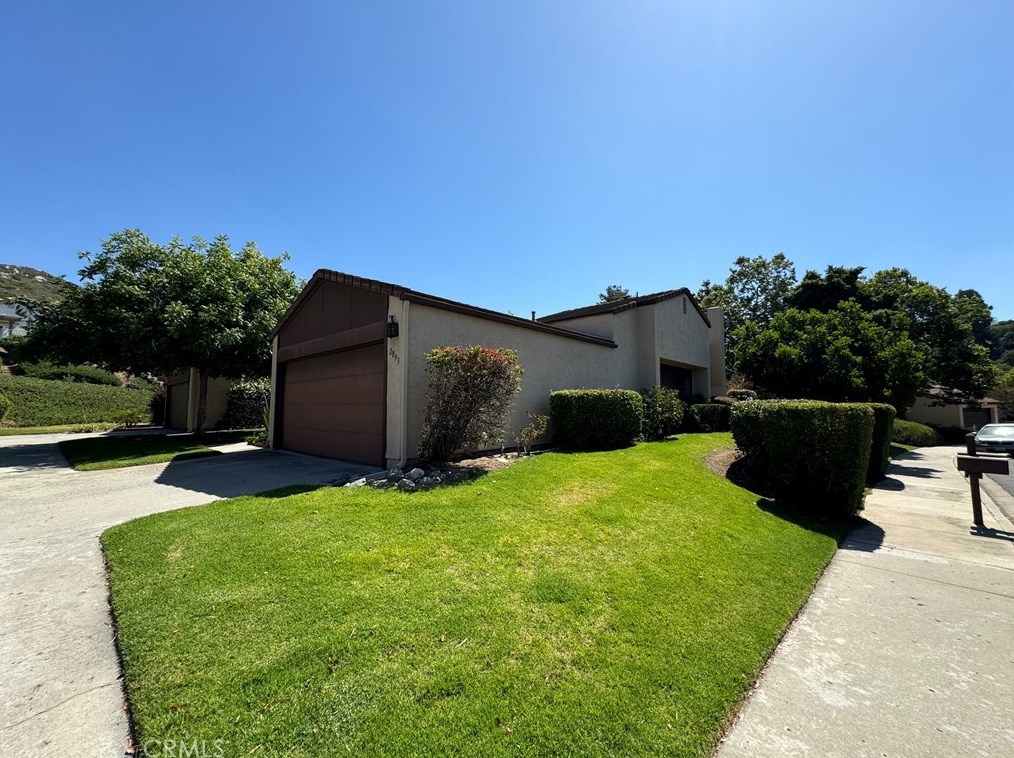 2093 Golden Cir Dr, Escondido, CA 92026