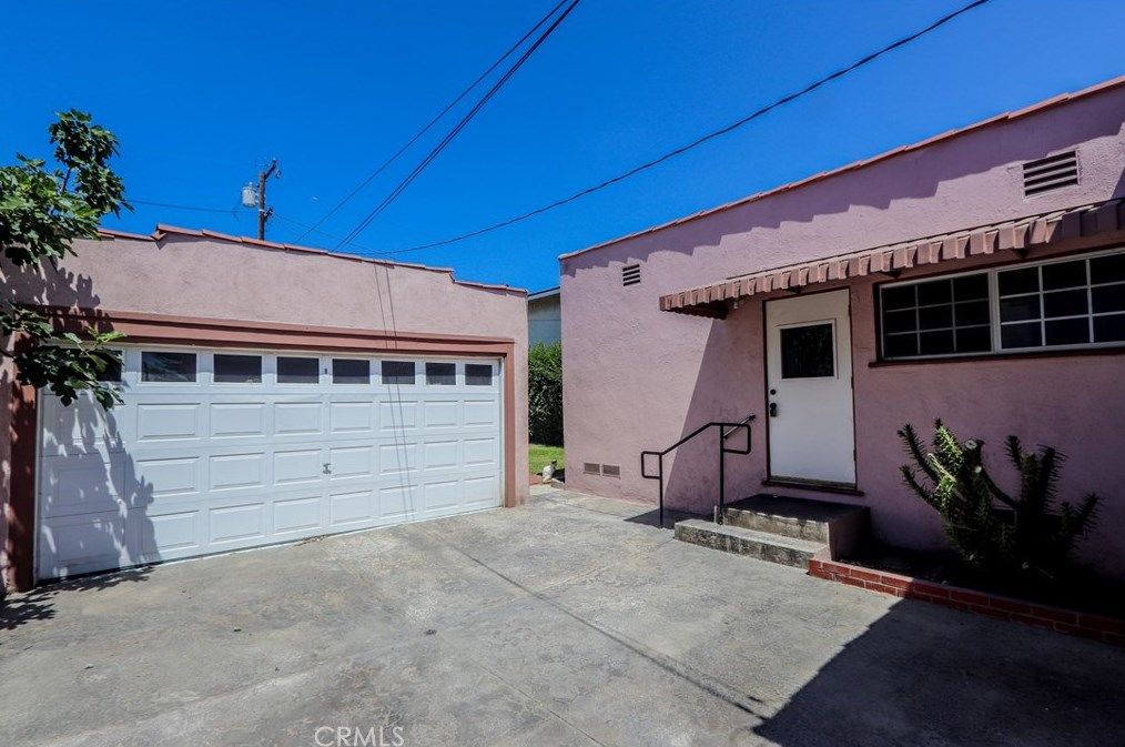 6545 Gaviota Ave, Long Beach CA  90805-2524 exterior