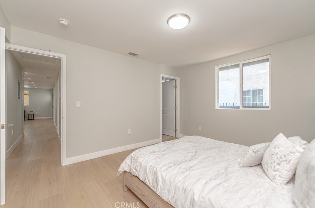 857 42nd St, Los Angeles CA  90011-3061 exterior