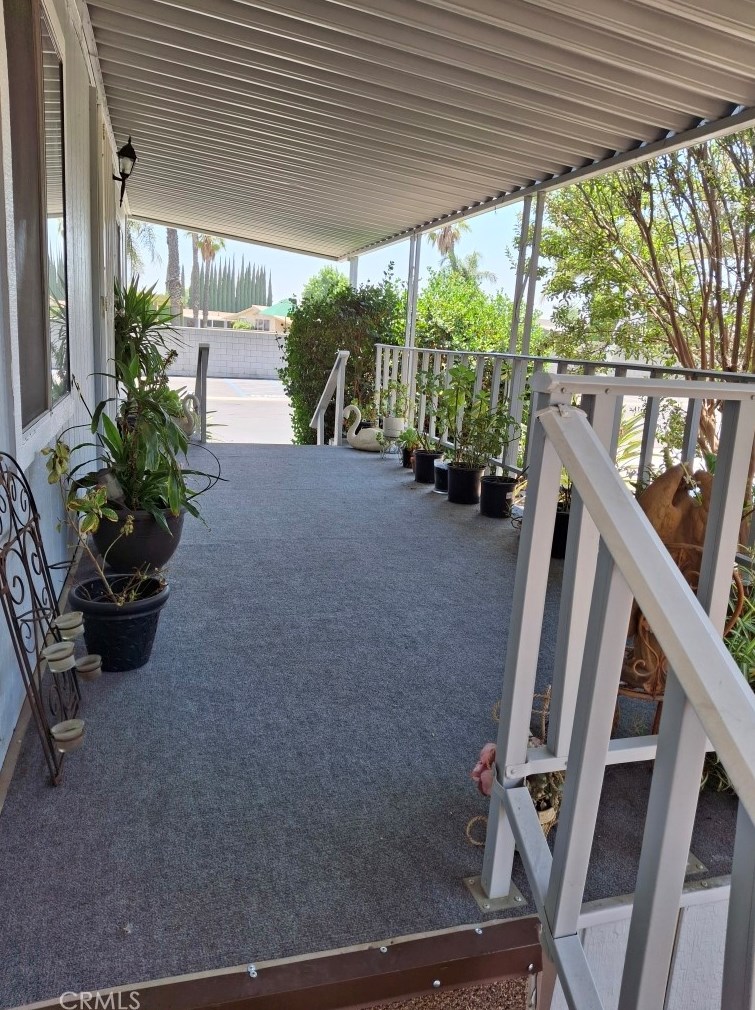 2598 Ayala Dr, Rialto CA  92377-8803 exterior