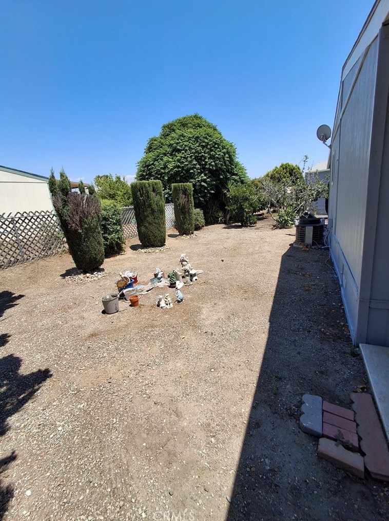 2598 Ayala Dr #126, Rialto, CA 92377