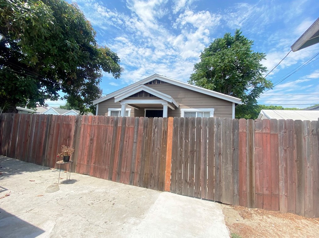 1723 59th Pl, Los Angeles CA  90043-3011 exterior