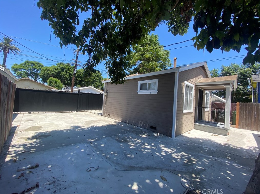 1723 59th Pl, Los Angeles CA  90043-3011 exterior