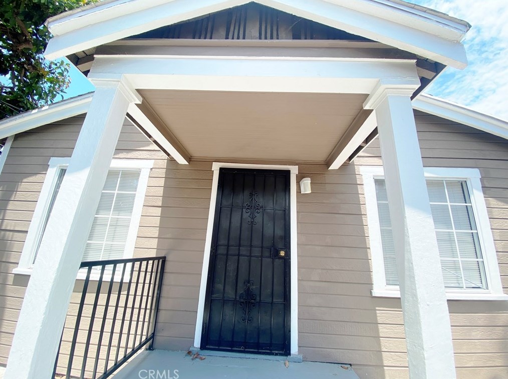 1723 59th Pl, Los Angeles CA  90043-3011 exterior