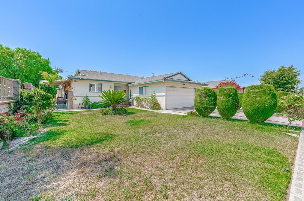 11724 168th St, Artesia, CA 90701