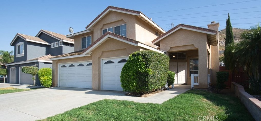 16621 Windcrest Dr, Fontana, CA 92337