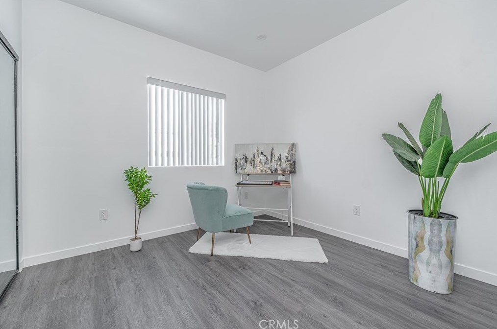 702 41st Pl, Los Angeles CA  90011-2951 exterior