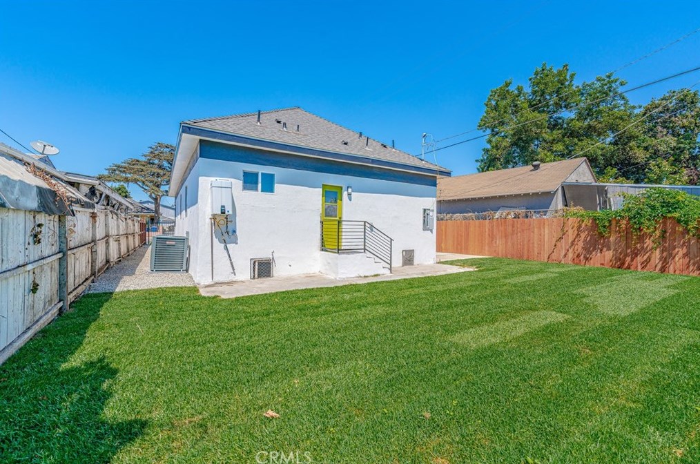 702 41st Pl, Los Angeles CA  90011-2951 exterior