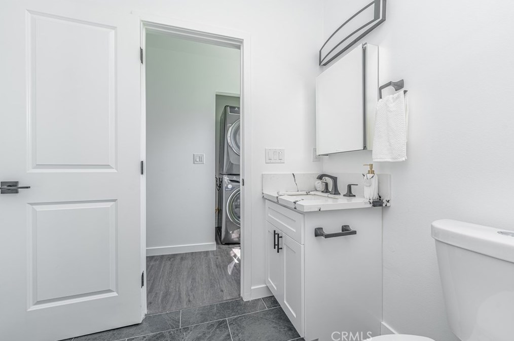 702 41st Pl, Los Angeles CA  90011-2951 exterior