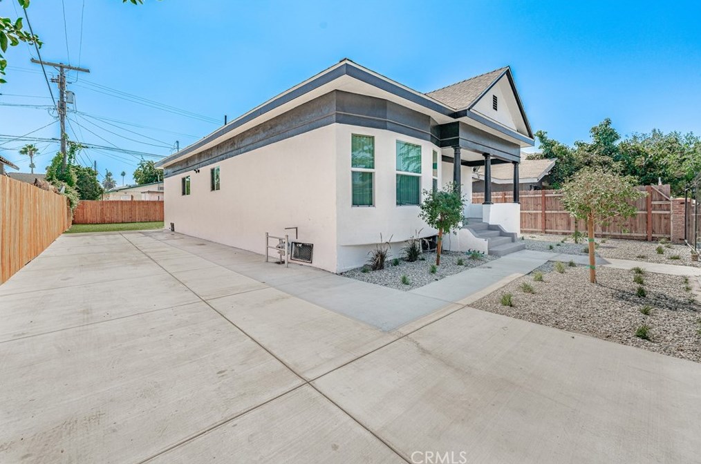 702 41st Pl, Los Angeles CA  90011-3127 exterior
