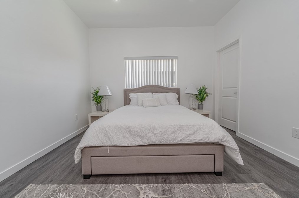 702 41st Pl, Los Angeles CA  90011-2951 exterior