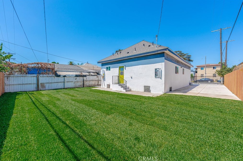 702 41st Pl, Los Angeles CA  90011-2951 exterior