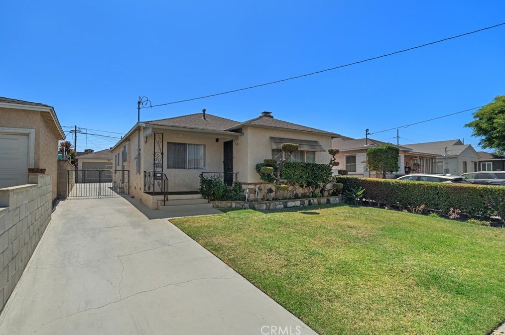 4550 142nd St, Hawthorne, CA 90250-6932
