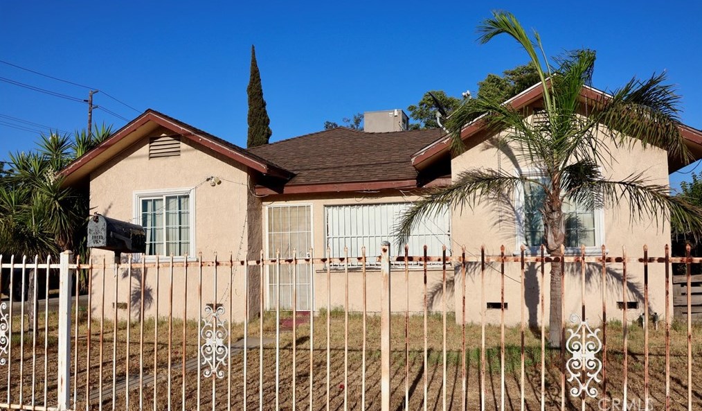 8913 Poplar Ave, Fontana, CA 92335